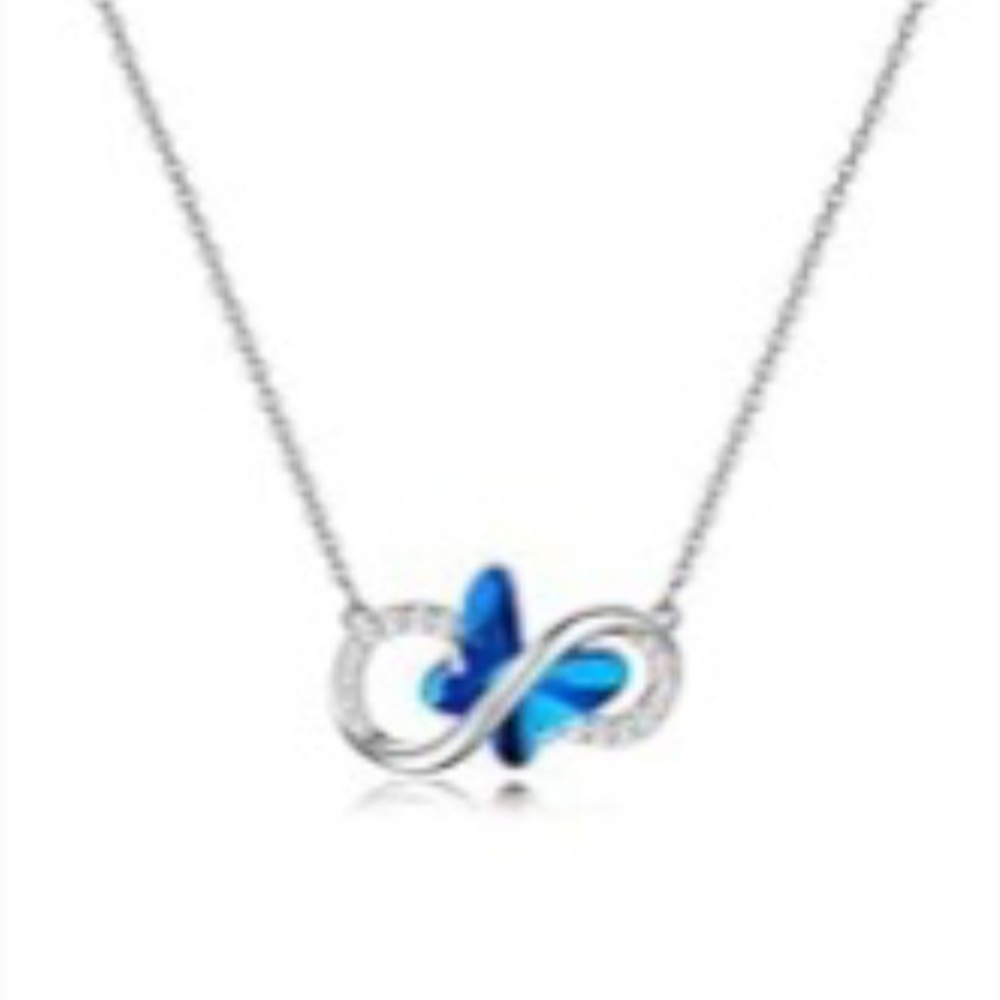 NWOT Butterfly Infinity Pendant Necklace
